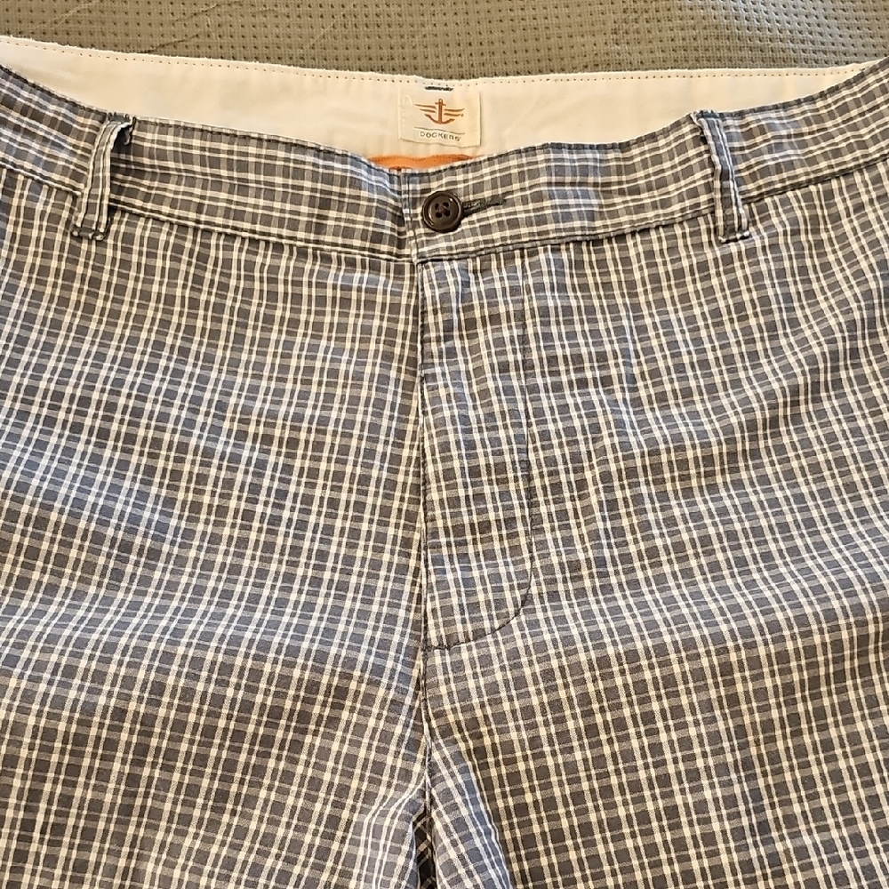 Dockers Blue Plaid Men's Flat Front Shorts Size 38